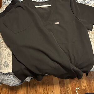 Figs Women’s Black Set - Catarina Top XL and Zamora Jogger Bottom L